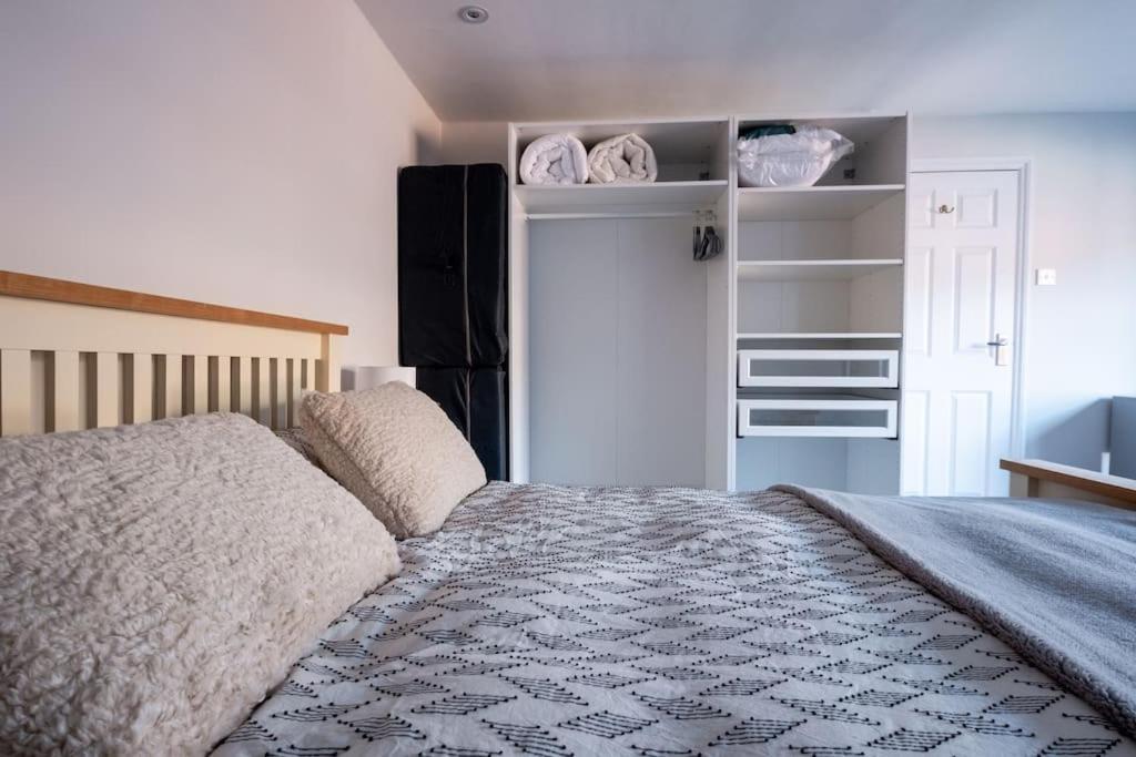 Light And Spacious Loft In Town Centre Apartment Southampton