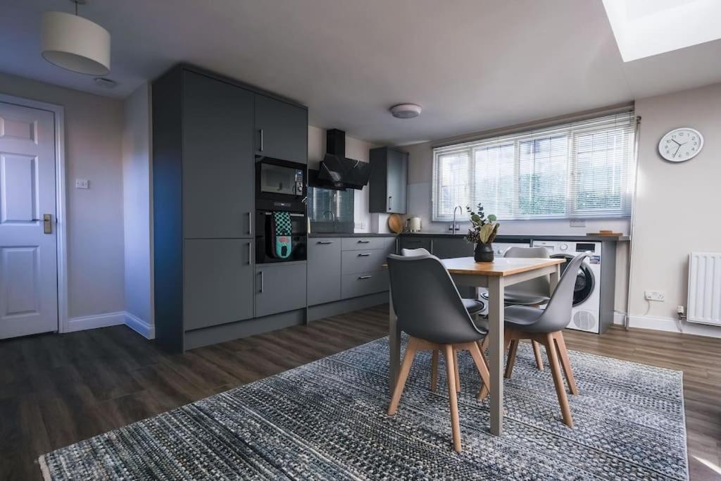 Light And Spacious Loft In Town Centre *