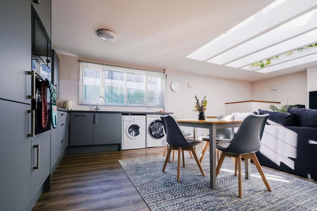 Light And Spacious Loft In Town Centre Southampton