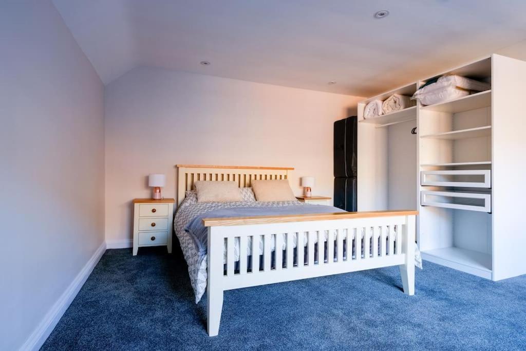 Light And Spacious Loft In Town Centre *